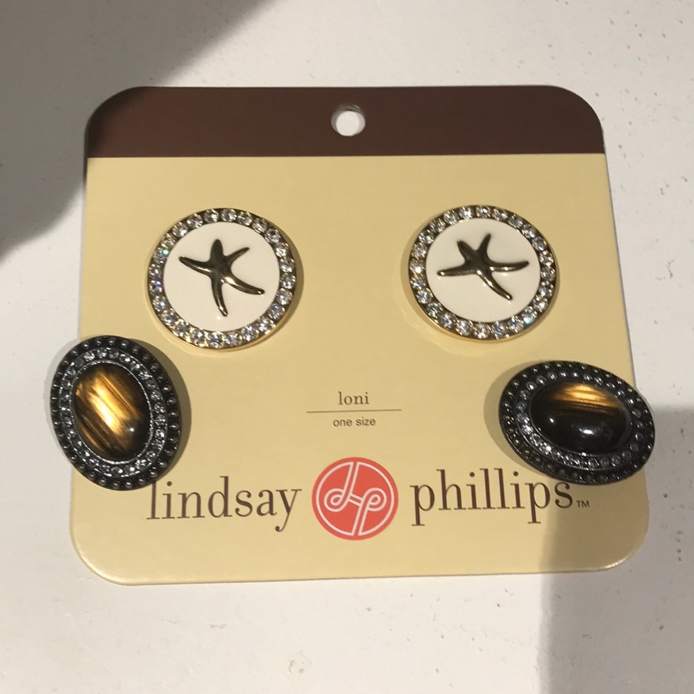 Lindsay Phillips snaps